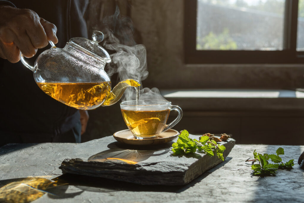 tisane boldo tasse de thé feuilles