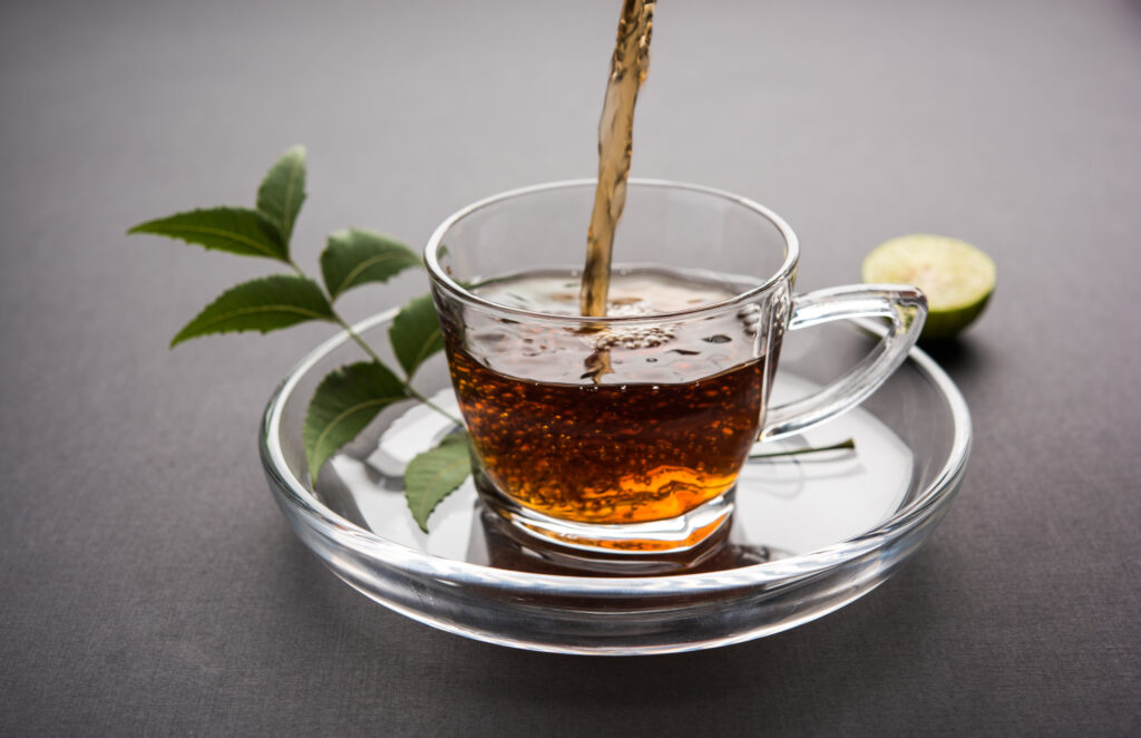 tisane neem tasse de thé